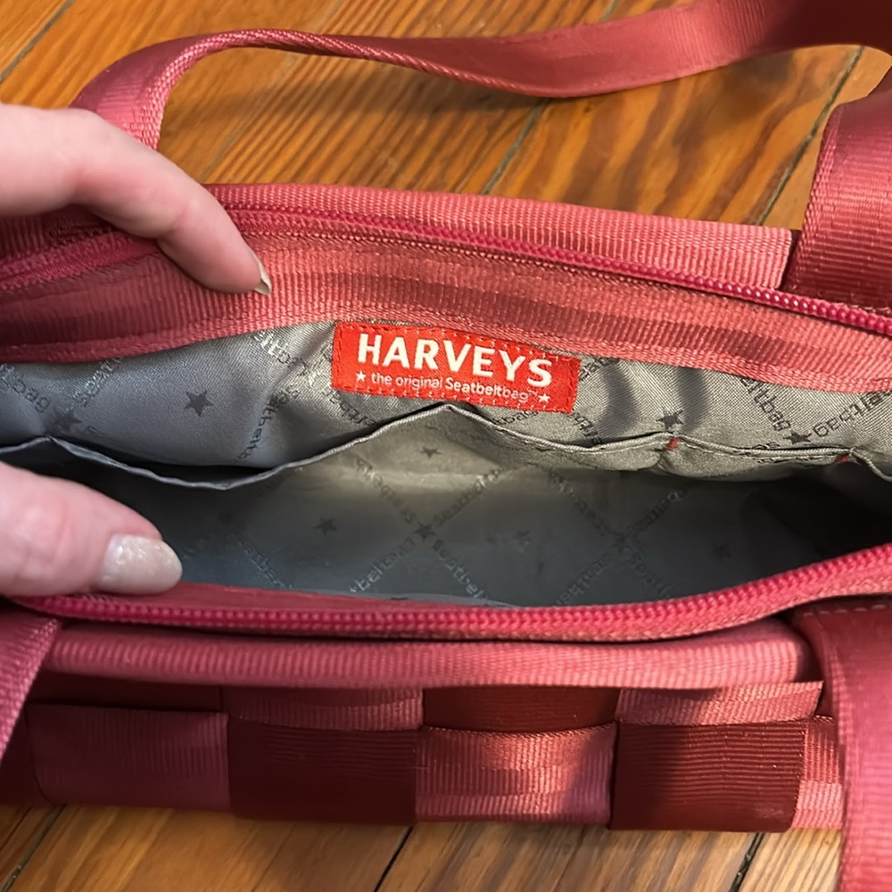 Harvey’s Seatbelt Bag - Picture 6 of 6